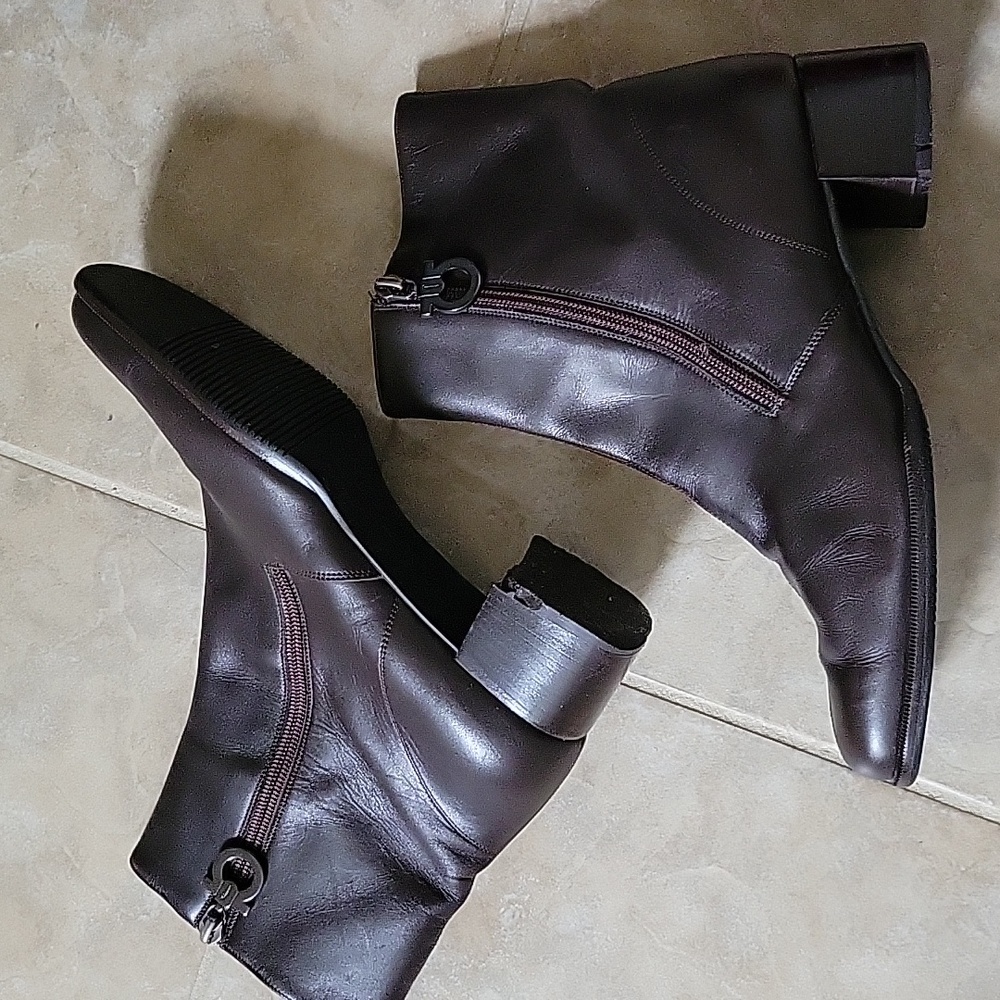 Salvatore Ferragamo Boutique Brown Leather Gancini Boots 7.5 B AS IS - Picture 2 of 15